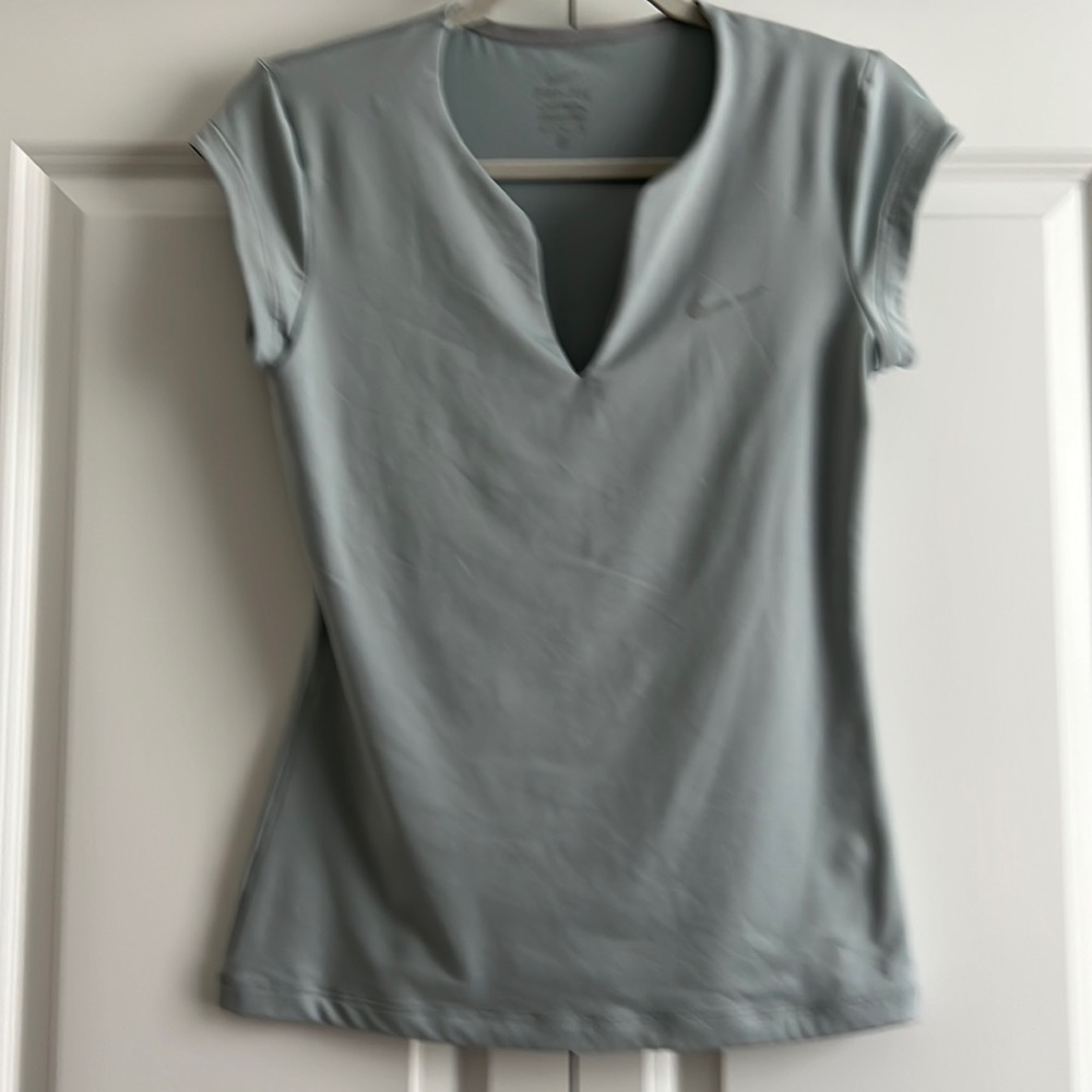 Nike ladies dry fit athletic top size medium